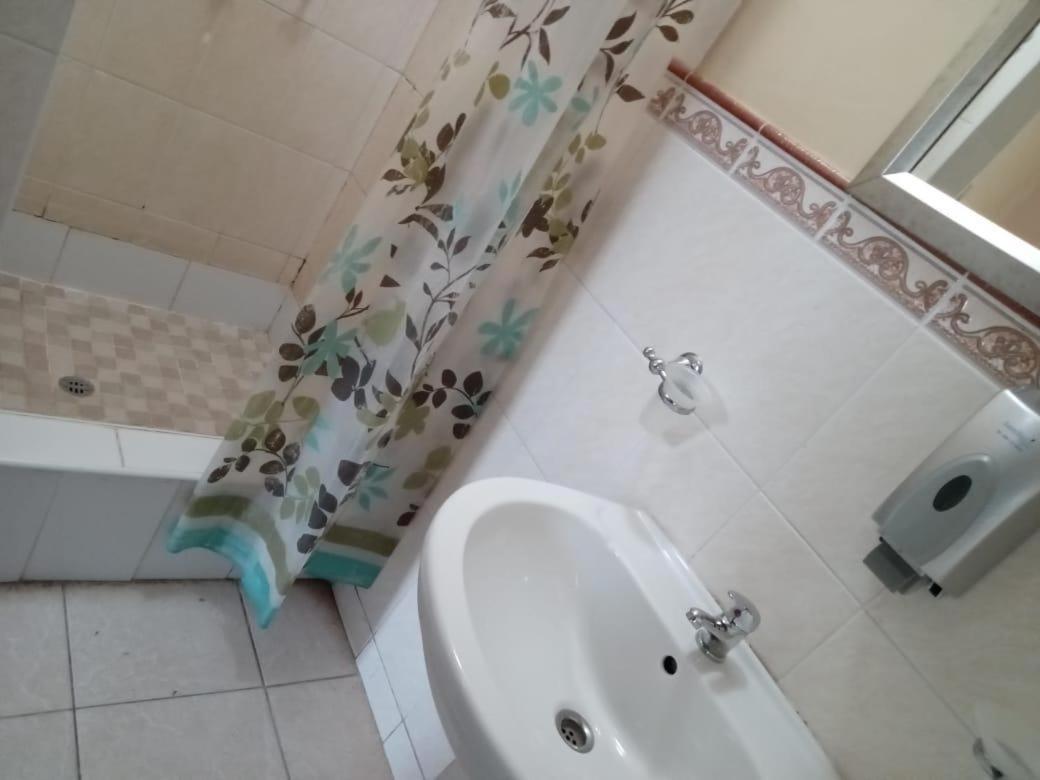 River-Ridge Guest House 哈博罗内 外观 照片